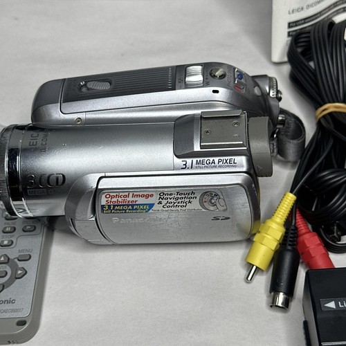 Panasonic PV-GS300 MiniDV Camcorder 3CCD w/ Remote, Case, Charger, Extras - Picture 3 of 24