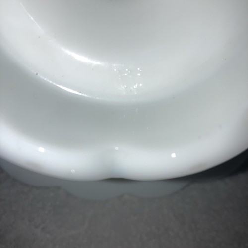 Westmoreland Vintage Milchglas getäfelt Traube Standfuß Kuchenständer mit Kuppel - Bild 5 von 5
