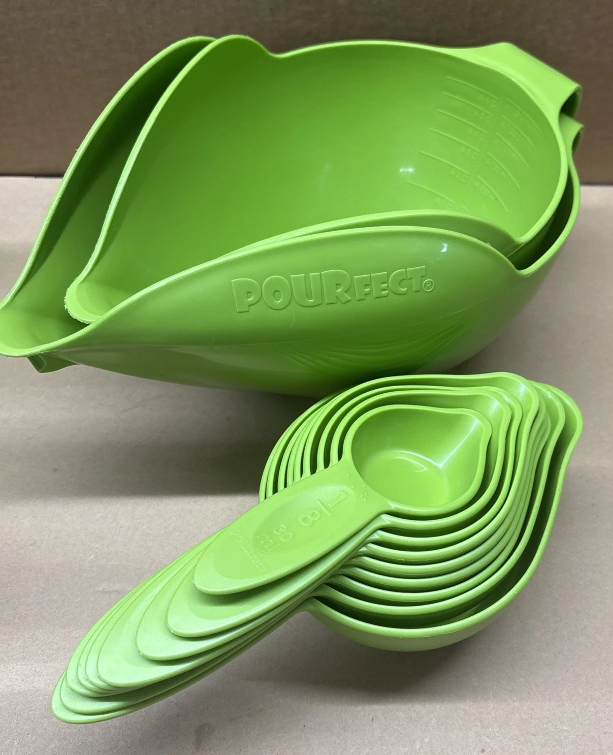 Vintage Set of 11 POURfect Green Mixing Bowls by Randy Kaas Mix Measure Pour
Opens in a new window o