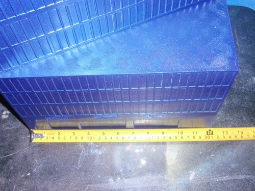HO Scale John Hancock Skyscraper - 26 1/4 tall - metalic blue - Bild 6 von 9