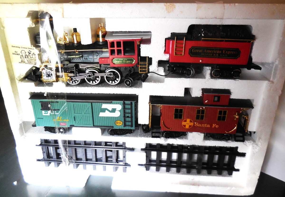 GREAT AMERICAN EXPRESS MOTORIZED BATTERY OPERATE WHISTLE RAILROAD