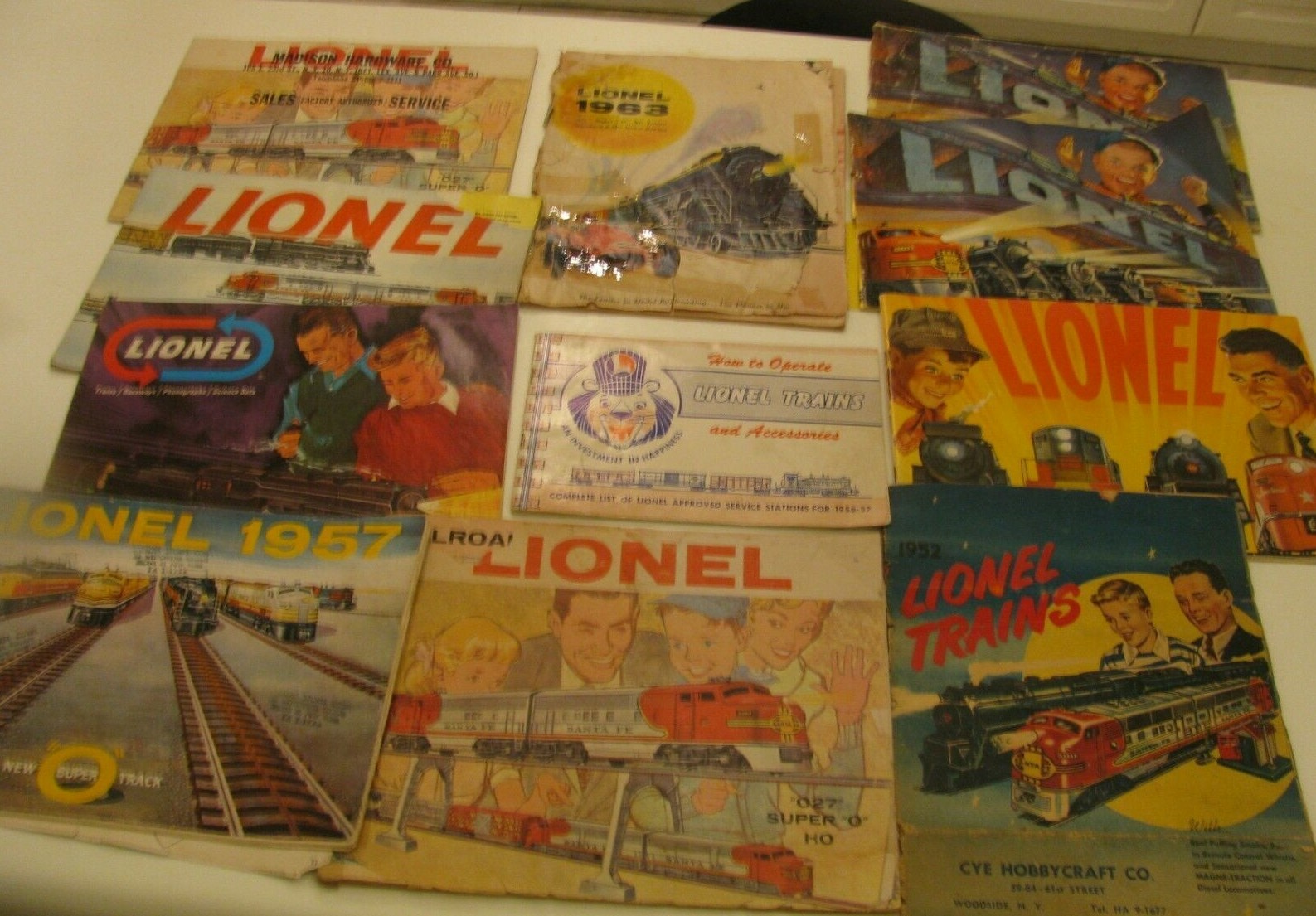 Lote de 11 catálogos de colección Tren Lionel 1952 - 1963 ilustraciones a todo Color, gran Lote de 11 catálogos de colección Tren Lionel 1952 - 1963 ilustraciones a todo Color, gran