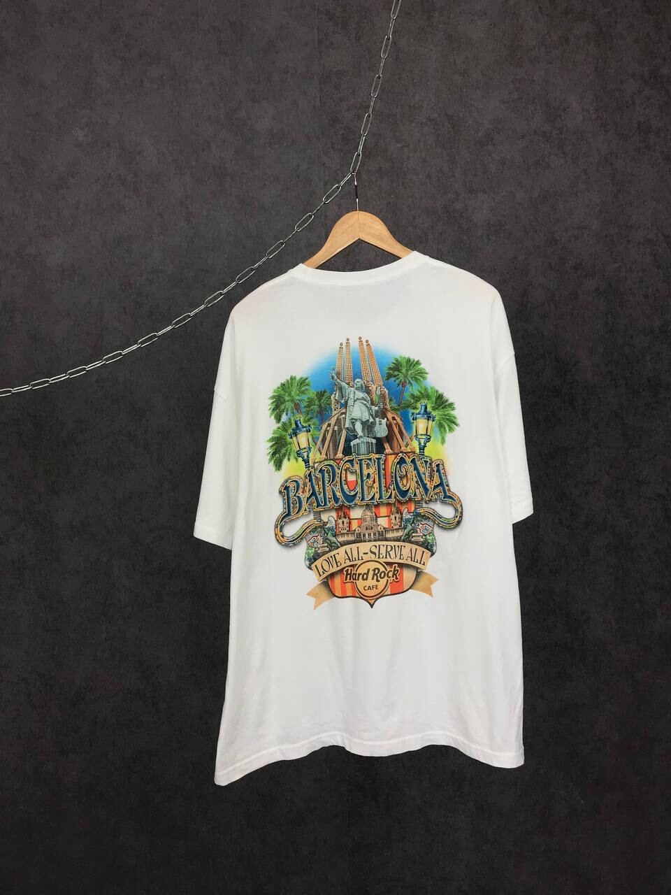 T shirt streetwear Hard Rock Cafe Barcelona altra sovrastampata