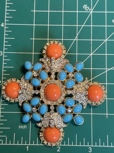 Spilla Croce Maltese Kenneth Jay Lane KJL Couture Turchese & Corallo Gioiellata - Foto 9 di 18