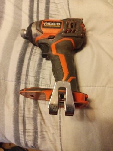 RIDGID 18-Volt Lithium-Ion 1/4 in. Cordless Impact Driver, Bare Tool, R86034 - Picture 4 of 7