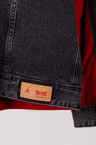 Nike Air Jordan x Levi's FW17 'Reversible Trucker' Denim Jacket Black (2017) - Picture 17 of 19