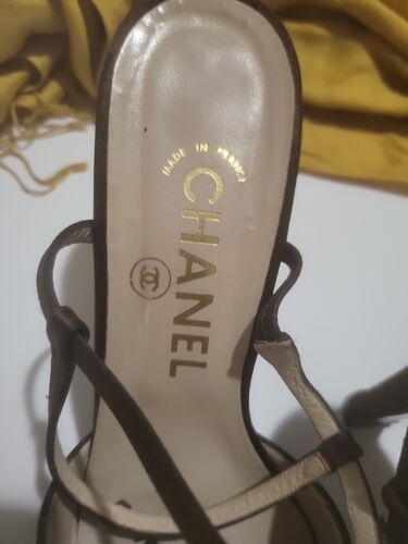 Scarpe Chanel raso cinturino a T marrone punta punta tacco a spillo taglia 39 tacco 1/2 usate - Foto 2 di 16