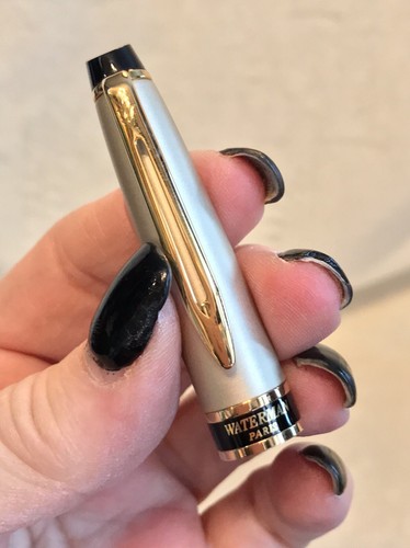 NEU IN BOX WATERMAN STIFT, Matt Satin Hellsilber mit Goldrand, Tintenroller - Bild 12 von 12