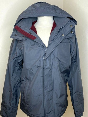 Hollister Allwetter Fleece-gefütterte Herrenjacke mit Kapuze grau burgund M Medium neu mit Etikett - Bild 1 von 4