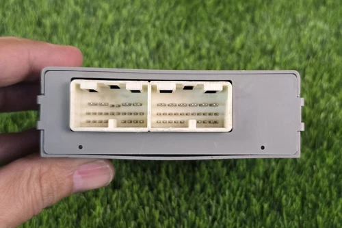 Toyota Hilux Surf 2006-2009 Computer 4WD Contoller Module 89530-35282 Oem JDM - Picture 6 of 12