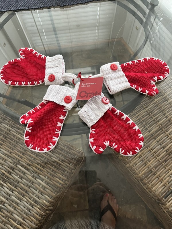 Brand New  (4) Crate & Barrel Knit  Flatware/ Utensil Christmas Mittens Holders