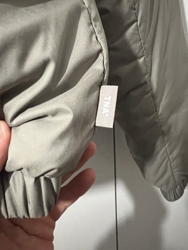 TNA Aritzia Cropped Chelsea Puffer Jacket Olive Women's Size Small Brand New - Picture 14 of 14