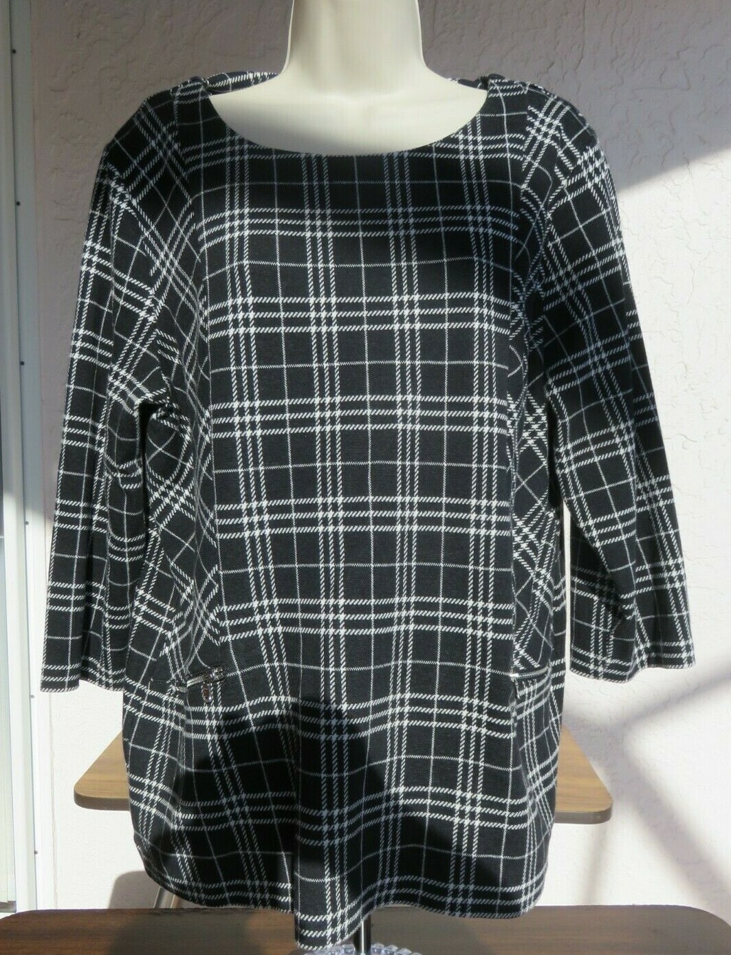 Picture 1 of 6