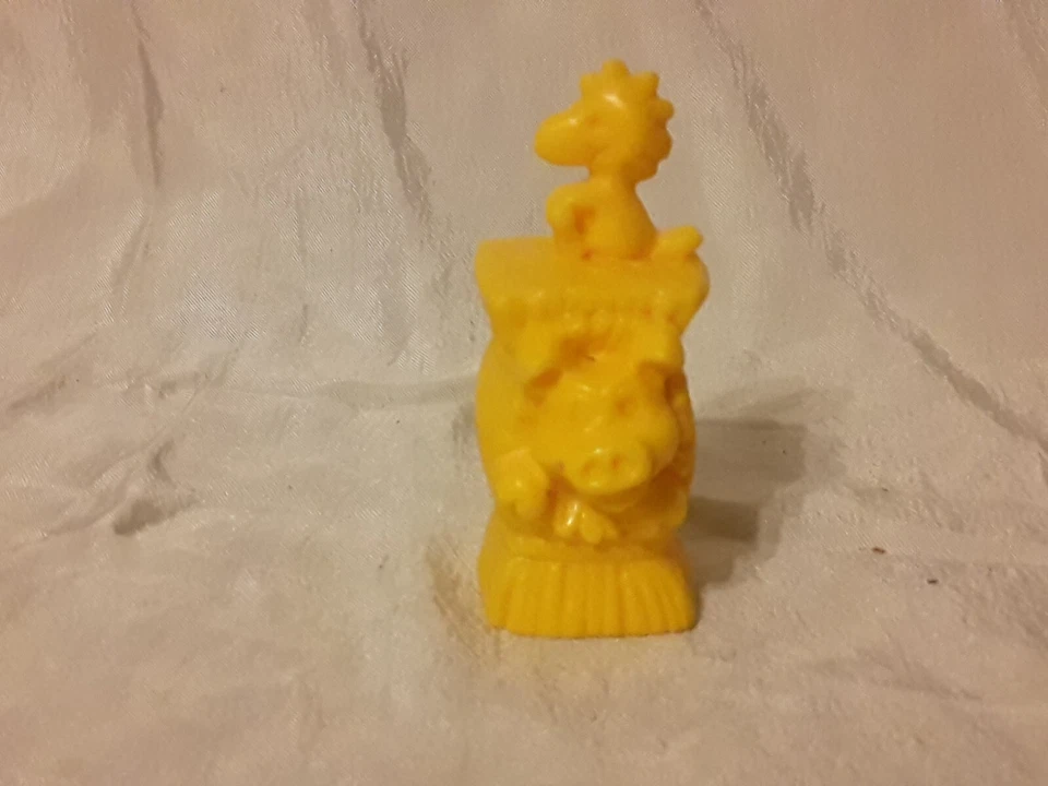 McDonalds Woodstock Pájaro/Cerdo en un Pajaro 2.5" 1989 Estatuilla Amarilla Happy Meal Foto 2 de 4