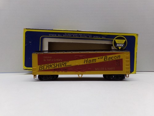 HO SCALE AHM/RIVAROSSI BERKSHIRE HAM and BACON BOXCAR #2042 - Picture 3 of 6