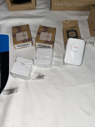 SimpliSafe Home Security 8 Piece Kit with HD  Camera - Picture 3 of 6