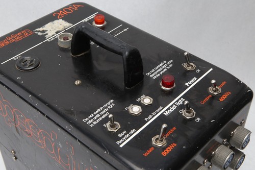 Speedotron 2401A Line Studio Strobe Lighting Power Supply Pack 2400w TESTED Z - Picture 2 of 11