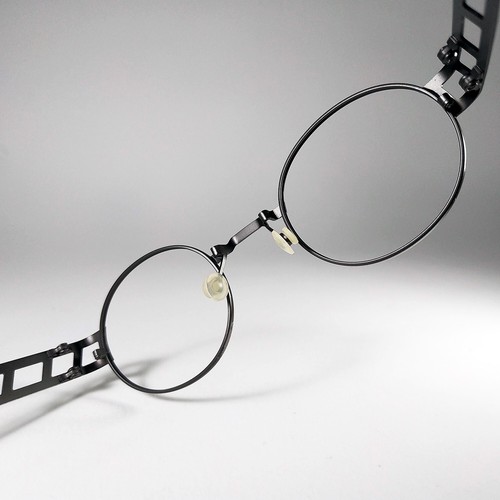 FLEYE COPENHAGEN © Lightweight Titanium Eyewear. Gunmetal Frame. Made in Denmark - Picture 8 of 14