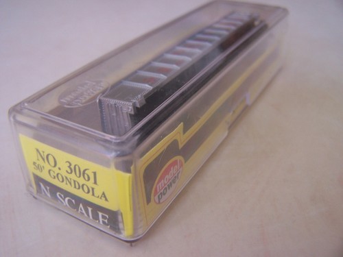 Lot of 4 Model Power N Scale N Scale Train Cars + Bachmann HI-Cube Box car - Picture 10 of 12