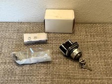 New Allen Bradley 800T-E11A 30mm Cyl Lock Push Button Dead Bolt, Lock Pos Out