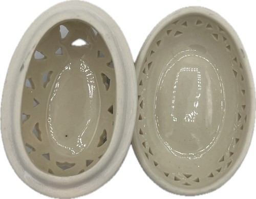 Piatto abbeveratoio vintage bianco bianco ovale filigrana uovo ceramica con coperchio pasquale - Foto 6 di 7