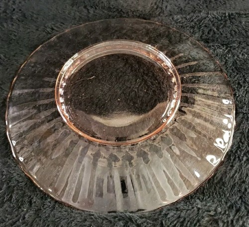Vintage Set 8 Pink Depression 8 Inch Glass Plates, Petal Design/ Plain Center - Picture 3 of 4