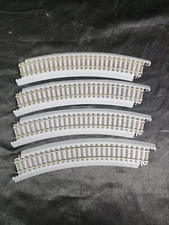 Walthers 931-1352 Power-Loc Track (TM) 18" 45.7cm Radius Curve (4) HO Scale