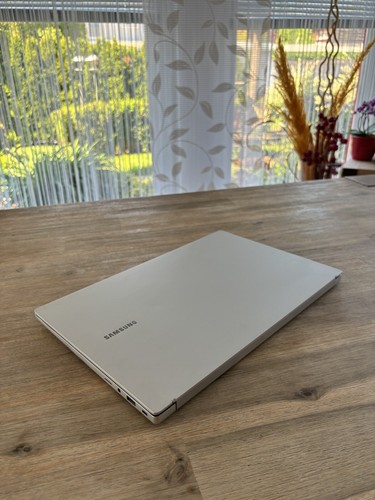 Samsung Galaxy Book Win11 (15,6’’, Intel i5, 8GB RAM, 256GB SSD) - wie neu! - Bild 4 von 9