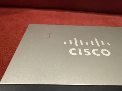 Cisco SG300-10 10-Port Gigabit Managed Switch 2x SFP 8x10/100/1000 Rackmount - Bild 6 von 11