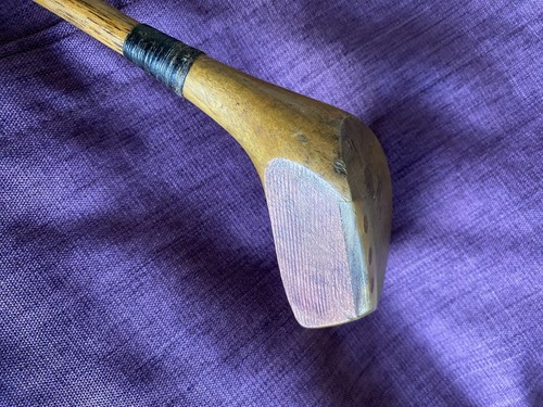 J G Longhurst beech head, hickory shafted golf driver. - Picture 6 of 7