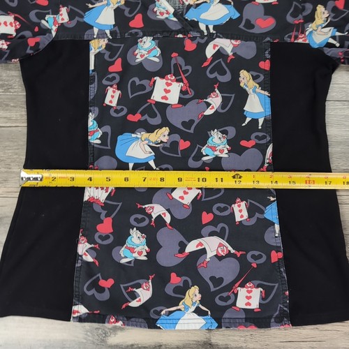 Disney Stretch Scrub Top Alice In Wonderland Women's Size Small All Over Print - Picture 7 of 9