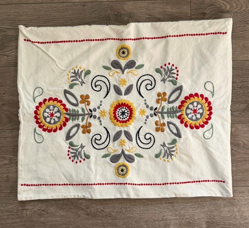 Ikea Akerkulla Kissenbezug Standard 20x23 bestickt Blumen Scandi Knöpfe