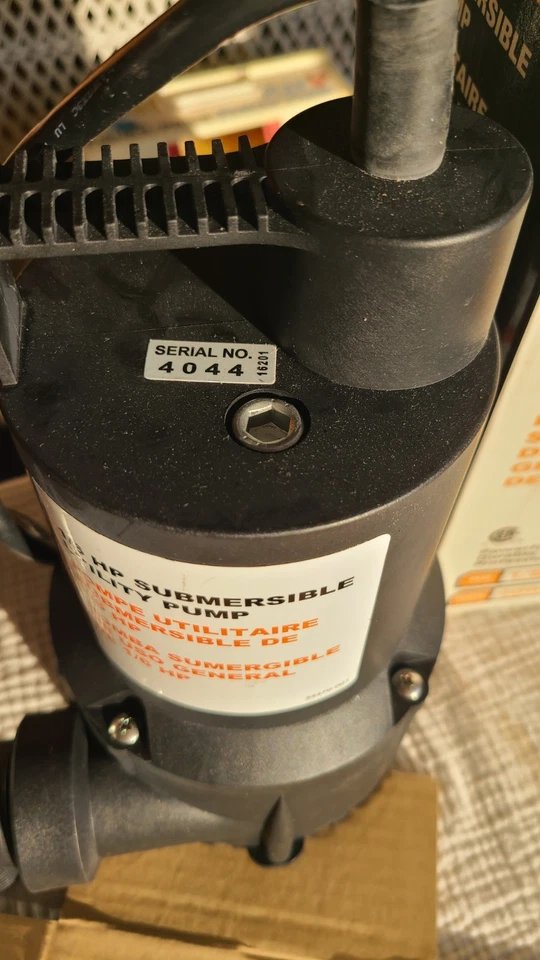 Bomba de cárter submersível RIDGID 1/6 HP aço inoxidável modelo # 500RSDS  - Imagem 4 de 4