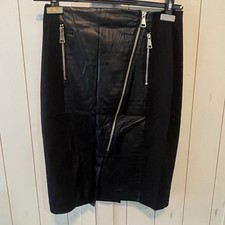 Modern Edgy Bebe Black 3 Zipper Pencil Skirt Sz 6 Tailored Polished Leatherlike