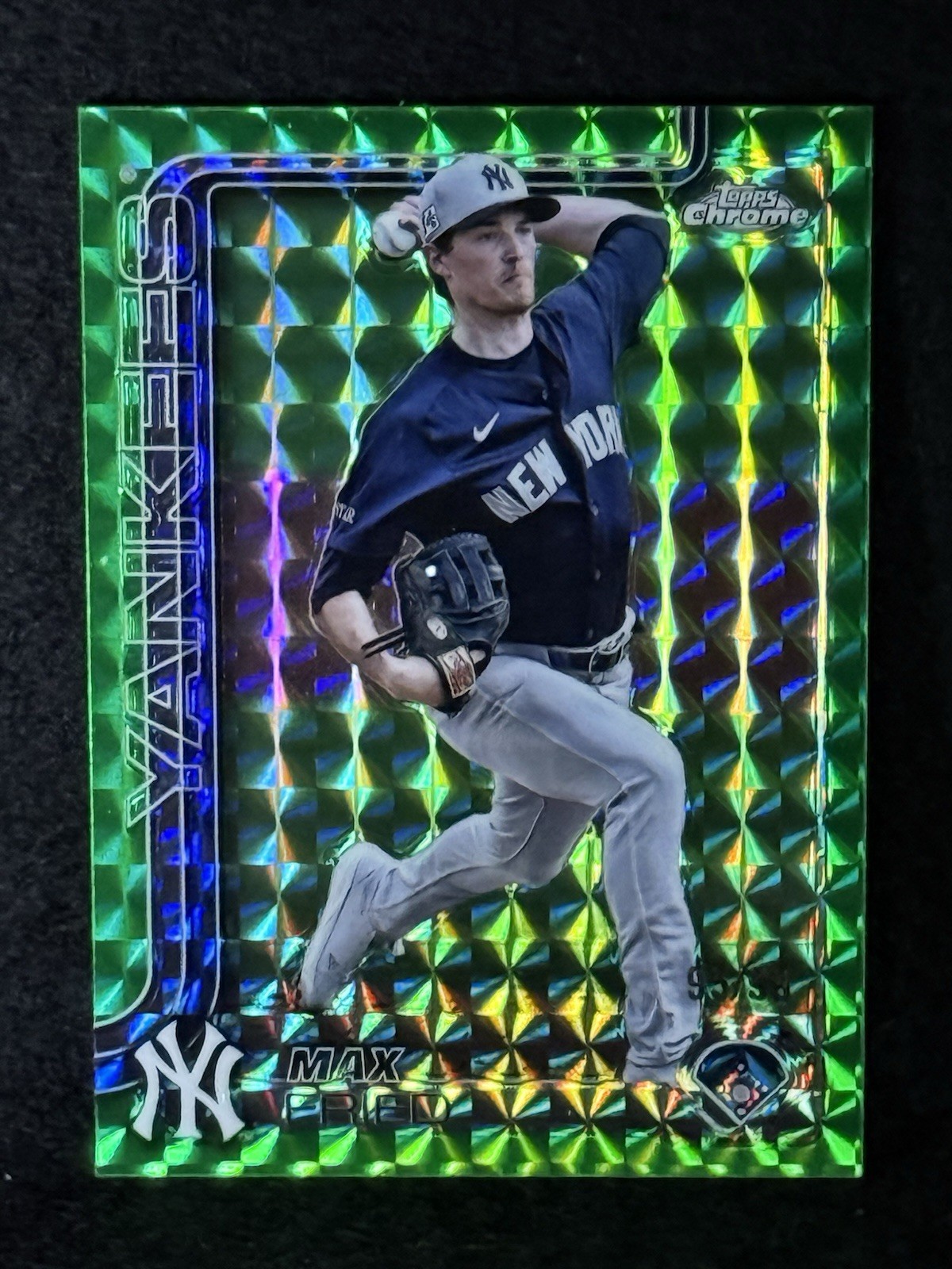 2025 Topps Chrome Green Geometric Refractors #39 Max Fried 40/99 YANKEES