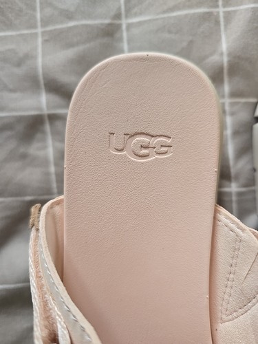 Ugg Women's Ashton Slide Size 5. Festivals Holidays Beach - Picture 2 of 8