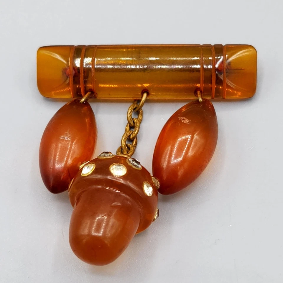 Broche colgante Chatelaine de latón bellota pasta baquelita jugo de manzana vintage PROBADO Foto 2 de 4