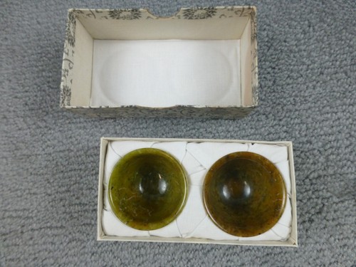 Pair of Chinese Jade Cups With Box 2" 3" Green With Box - Bild 3 von 9