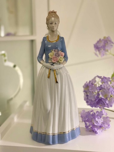Porcelain Figurine Girl W a Bouquet Statue Sculpture 12" MADE IN CZECH REPUBLIC