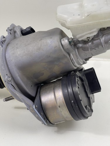 Genuine Tesla Model 3 Brake Booster Master Cylinder W/ Reservoir OEM 104467100 - Picture 3 of 7
