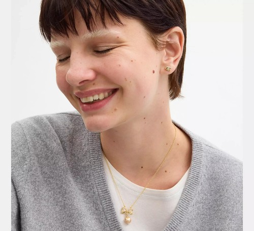 New with box COACH Bow Pearl Necklace/ Earrings Set 🎀 🎀 🎀 Holiday best gifts - Picture 30 of 30