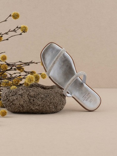 Rhinestone Strappy Flat Slide Sandals - Oasis Society - Bild 6 von 20