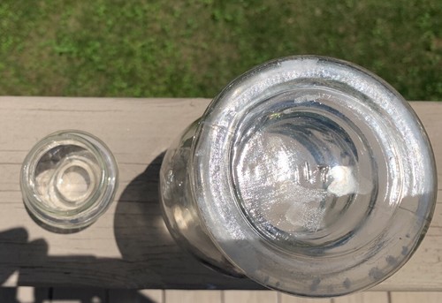 Vintage Clear Glass Apothecary Jar with Lid Candy Display Jar 10 Inches Tall. - Picture 4 of 4