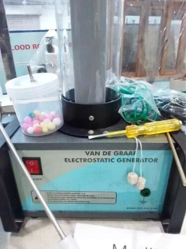 Van De Graaff Generator Motorised In Heavy Motor With All Practical Accessories - Picture 6 of 8