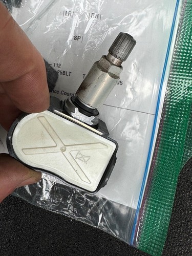 {4} 2023 OEM Mini Cooper S EV TPMS Tire Pressure Sensors BMW 305A4B31 * NEW COND - Picture 4 of 5