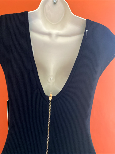 Almost Famous Dress Size "M" Black Knit V-Neck Ribbed Black MIDI Dress - Picture 4 of 14