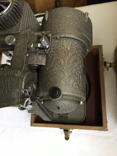 Revere Model 85 8mm Movie Projector with Hard Case - Picture 9 of 11