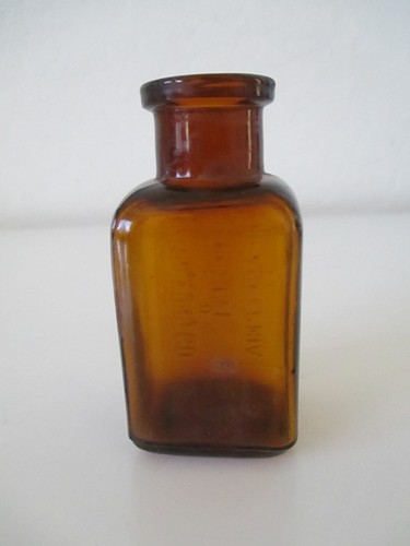 H. K. MULFORD & CO. - CHEMISTS-PHILADELPHIA -SQUARE AMBER BOTTLE 2.75" Vtg AZ54 - Picture 6 of 10