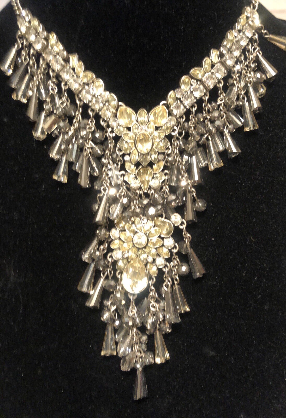 Elegant Rhinestone V-Shape Dramatic Necklace - image 1