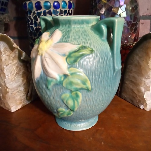 Vintage C. 1944 Roseville weiße Clematis blau mit weißen Blumen 107-8" zwei Griffe - Bild 10 von 23